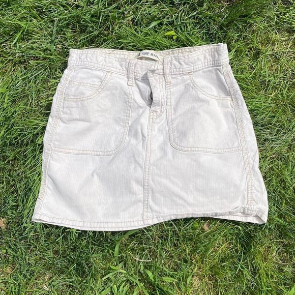 GAP cream colored corduroy mini skirt - Picture 1 of 3